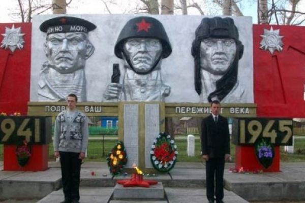 Алтайские справедливороссы принимают заявки на конкурс по благоустройству Мемориалов Славы