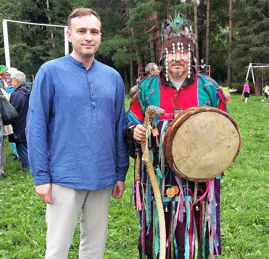 Иван Назаров с кумандинским шаманом Сарочаковым