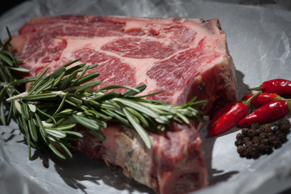 Дефицит мяса возник в Барнауле после запрета подворного убоя скота