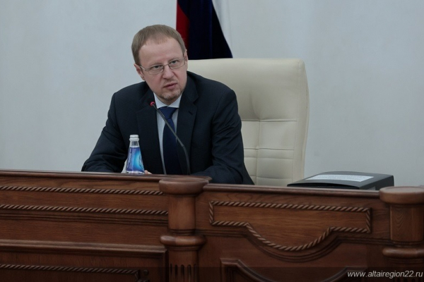 Губернатор Томенко заявил, что пройдет повторную вакцинацию от ковида даже с высоким уровнем антител