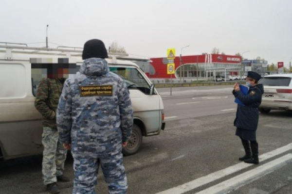 Сотрудники ГИБДД и судебные приставы Алтайского края арестовали 30 автомобилей должников 