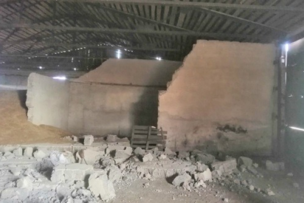 Двух работниц алтайского предприятия насмерть придавила обрушившаяся стена 