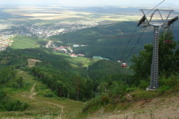 Канатную дорогу на гору Церковка в Белокурихе открыли после ремонта раньше срока